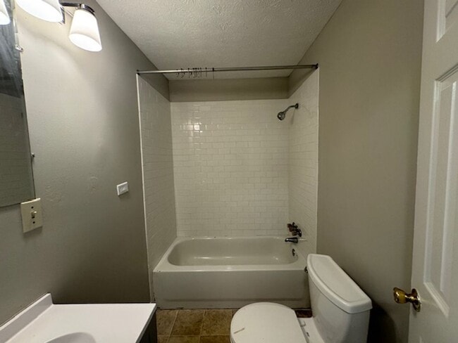 Building Photo - 1055 Co Rd 454