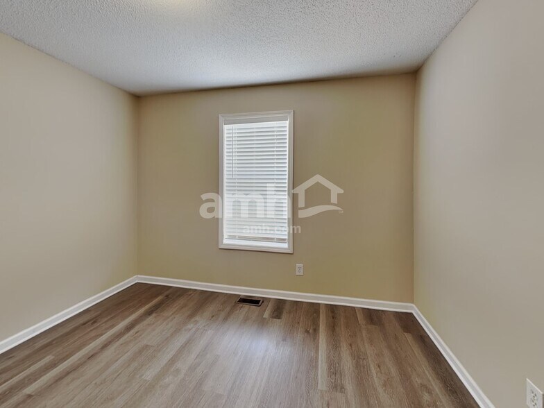 Building Photo - 197 Moreland Cir