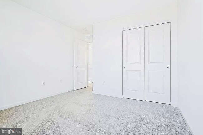 Building Photo - 9 Shillington Ln