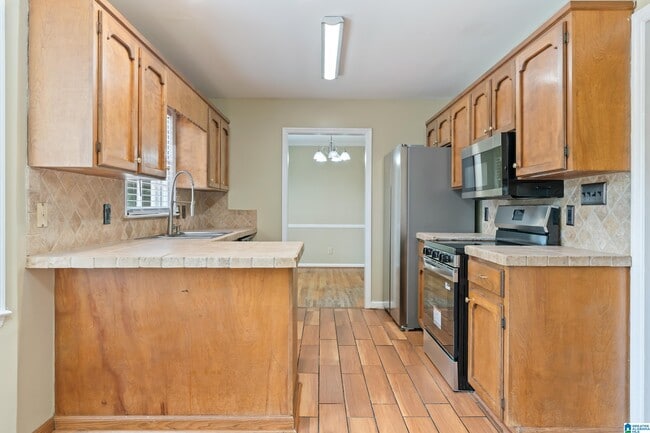 Building Photo - 5100 Weatherford Dr