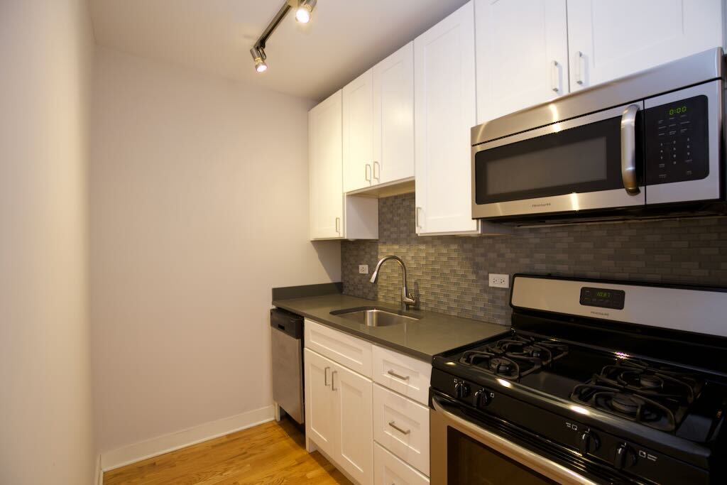 Building Photo - 2425 N Kedzie Blvd