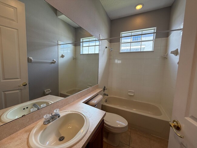 Building Photo - 1710 Swallowtail Ln