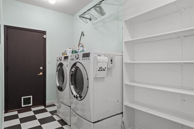 Building Photo - 8353 Steamline Cir