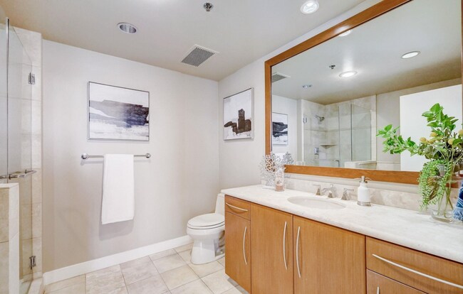 Building Photo - 700 W Harbor Dr