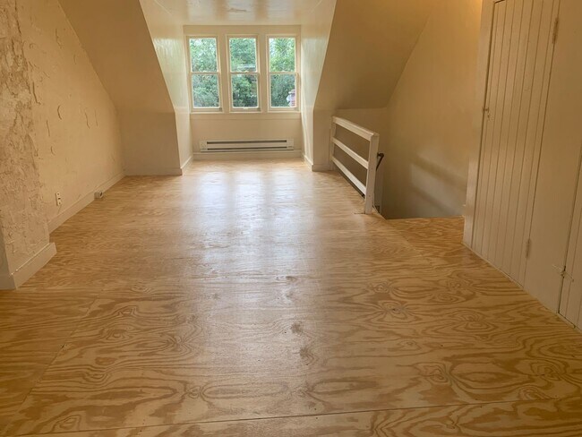 Building Photo - York City-3 Bedroom 1 Bath House