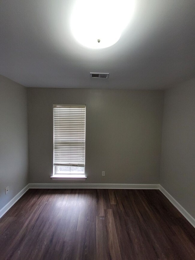 Building Photo - 3850 Farm Gate Cove