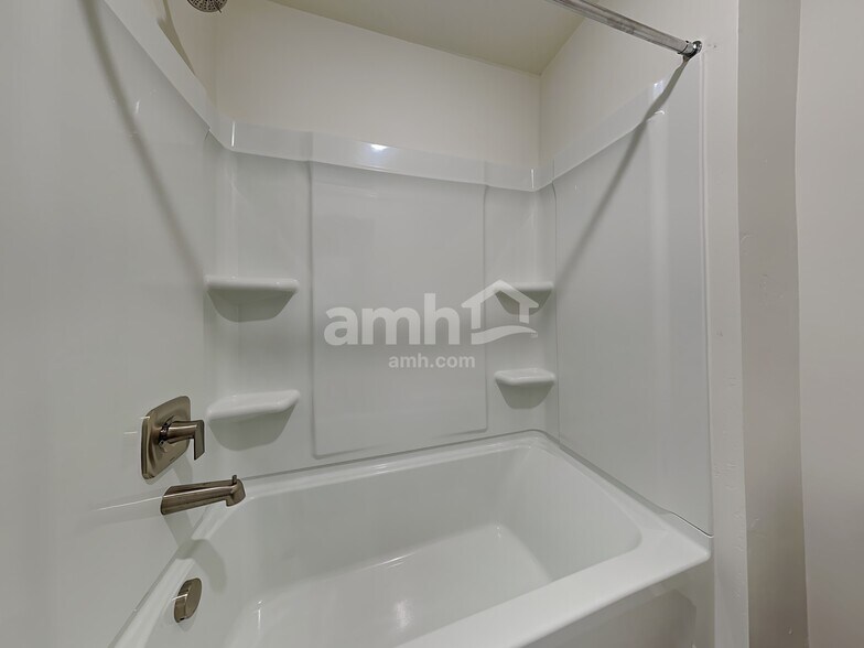 Building Photo - 6098 W Arranmore Dr