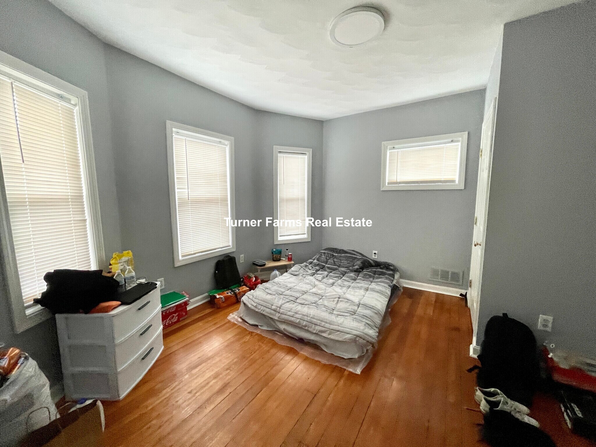 Building Photo - 48 Derby St