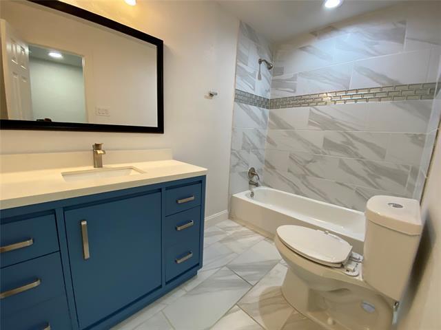 Building Photo - 3035 Townsend Dr