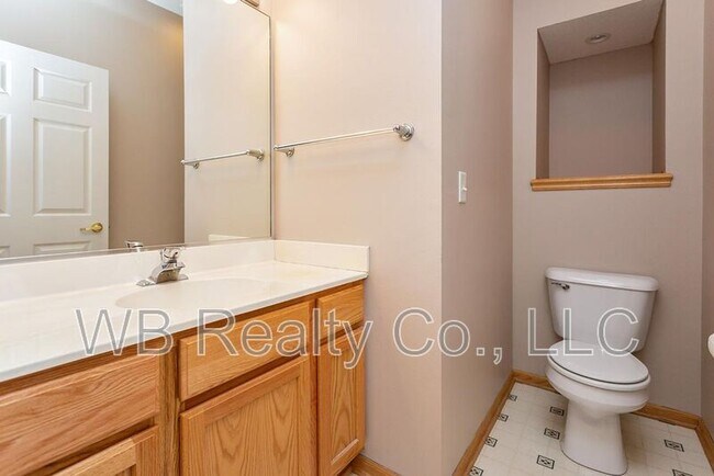 Building Photo - 7725 Wistful Vista Dr
