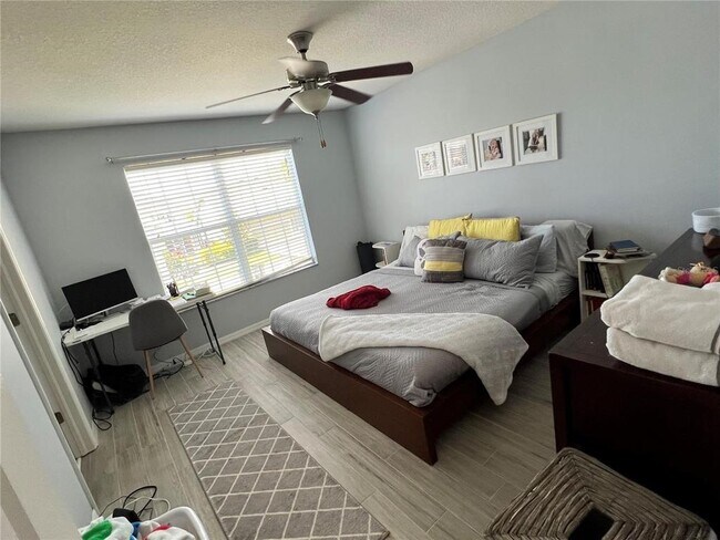 Building Photo - 16113 Bridgecrossing Dr