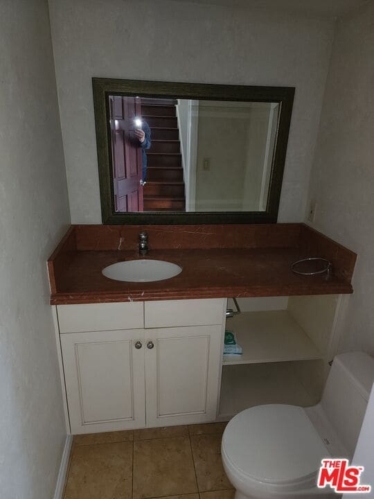 Building Photo - 10389 Almayo Ave