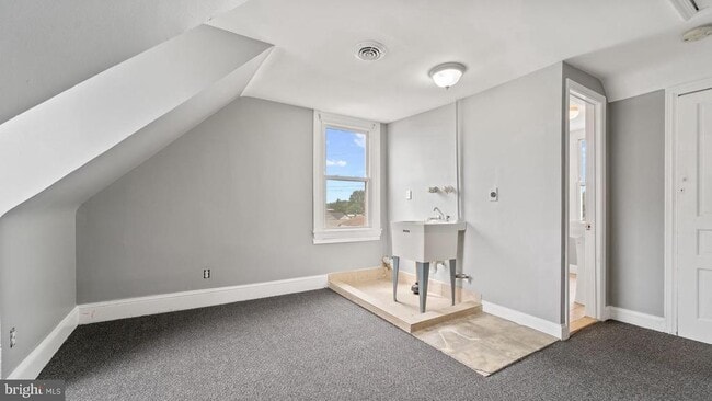 Building Photo - 203 S Springfield Rd