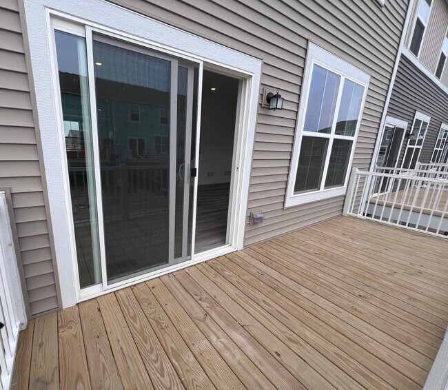 Building Photo - 12387 Tinsley St