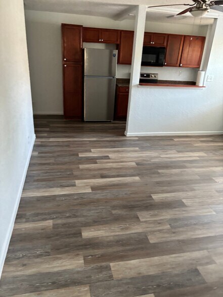 Building Photo - 646 Latona Ave