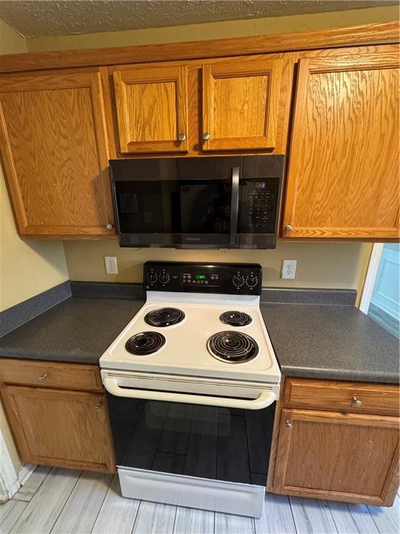 Building Photo - 1221 Oak Knoll Ct