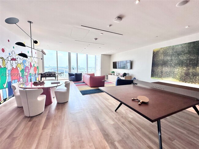 Building Photo - 1400 Biscayne Blvd