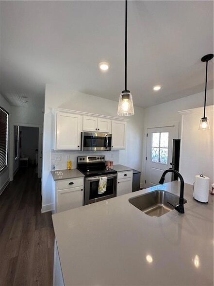 Building Photo - 851 S One Mile Rd