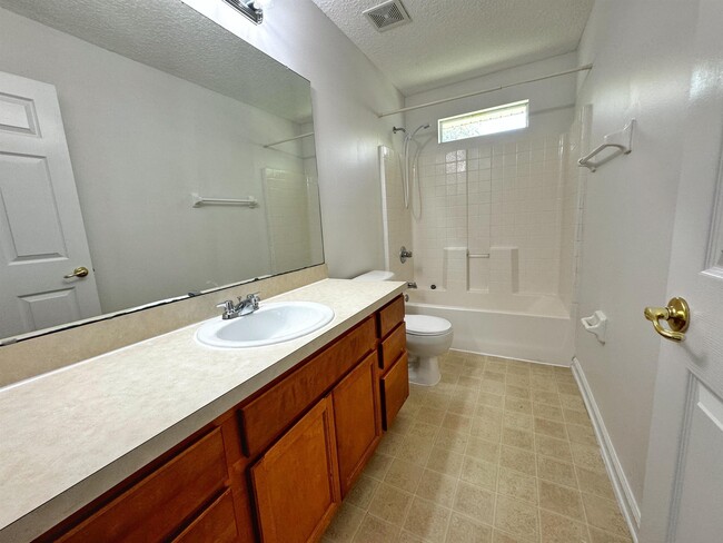 Building Photo - 1709 S Summer Ridge Ct