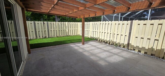Building Photo - 591 Talavera Rd