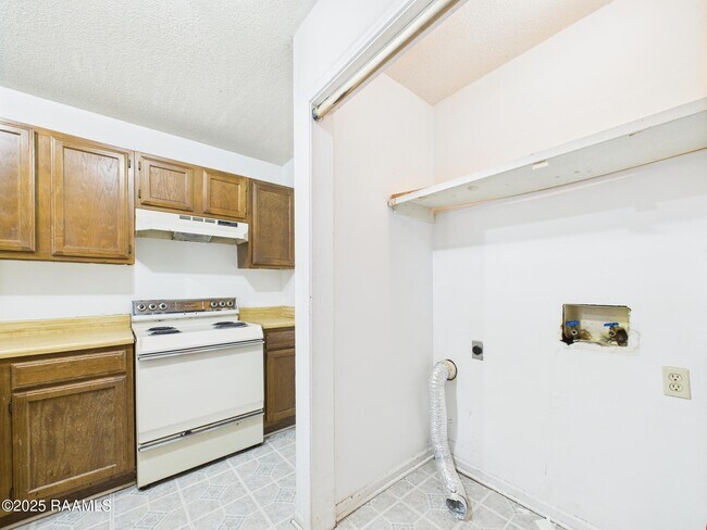 Building Photo - 114 Hummingbird Ln