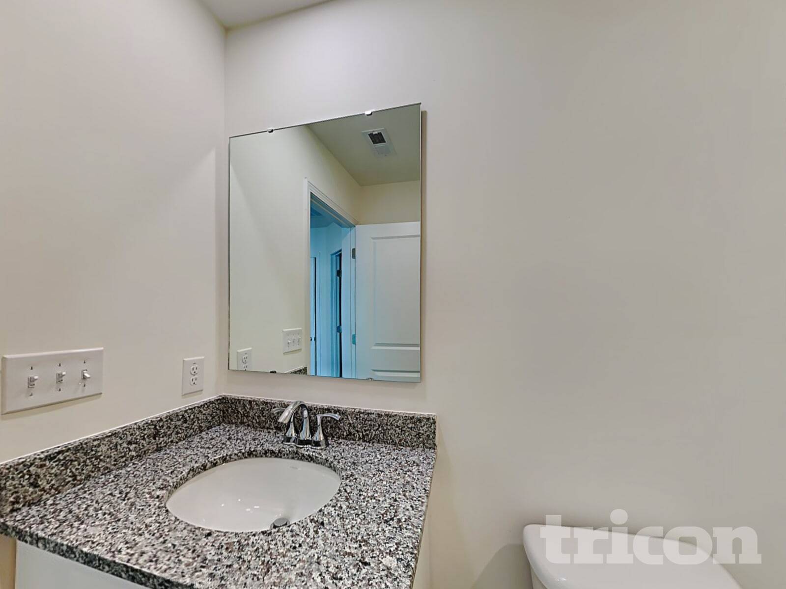 Building Photo - 820 Caper St