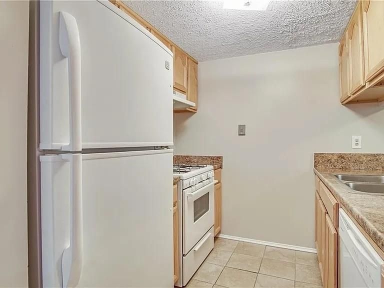 Building Photo - 28 Country Pl Ct