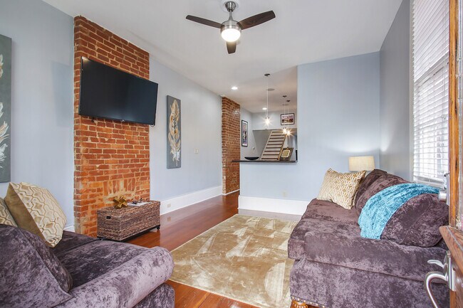 Building Photo - 2336 St Thomas St