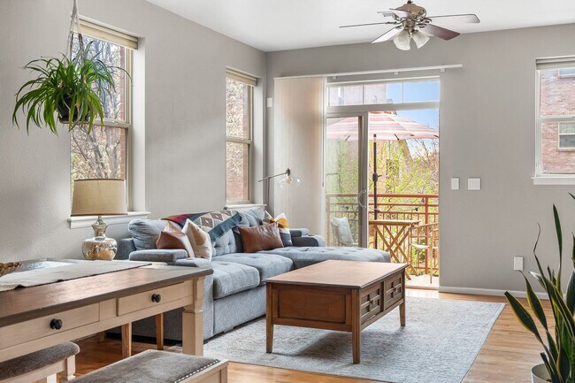 Building Photo - Modern 2-Bed, 2.5-Bath Corner Unit in Arva...