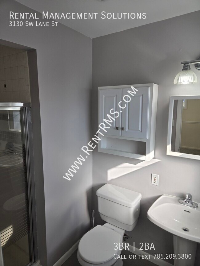 Building Photo - 3130 SW Lane St