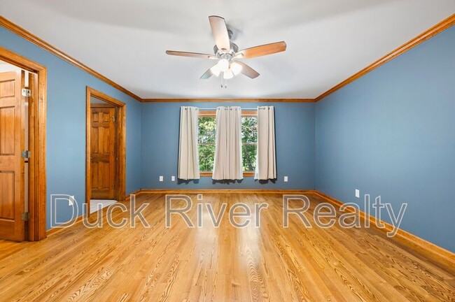 Building Photo - 1963 TN-166