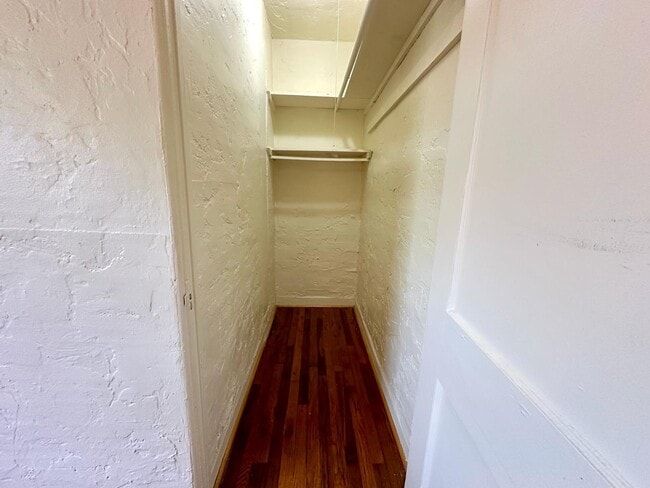 Building Photo - 1212 N Palmway