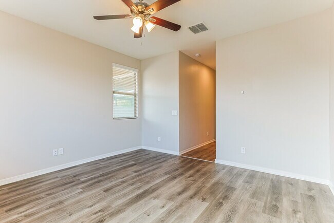 Building Photo - 20364 E Carriage Wy