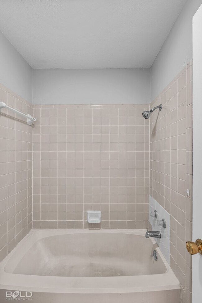 Building Photo - 4810 General Scott Pl