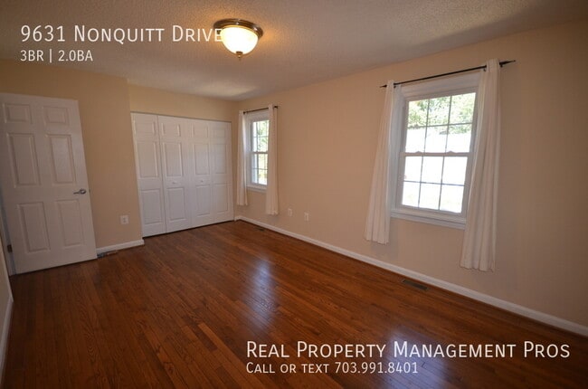 Building Photo - 9631 Nonquitt Dr