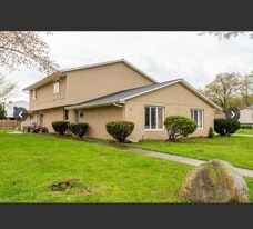 Building Photo - 1335 Lindenwood Dr