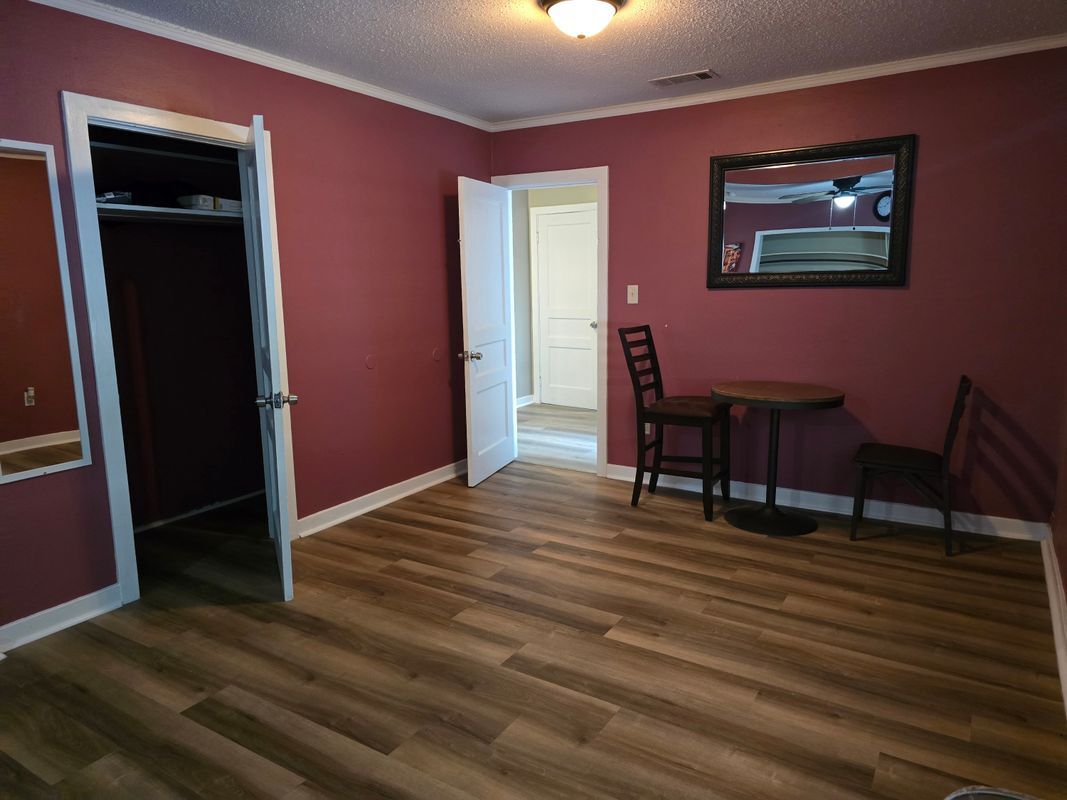 Building Photo - 912 Monticello Ave