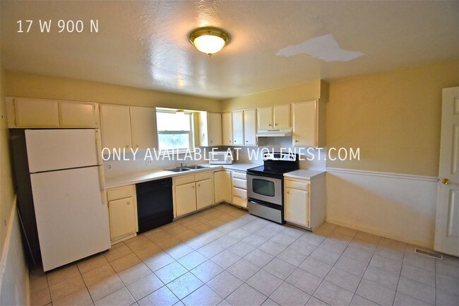 Building Photo - Lovely 4 Bed Orem Unit! No Deposit Option!