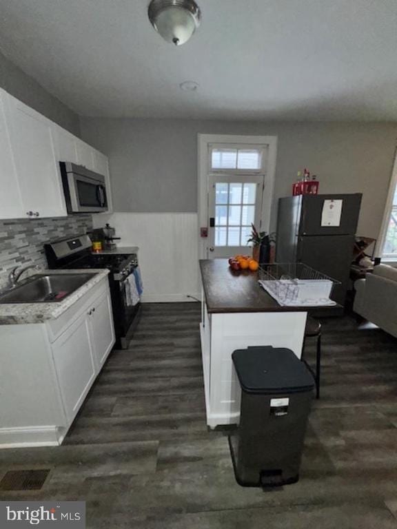 Building Photo - 129 W Miner St