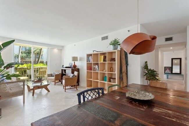 Building Photo - 8888 Collins Ave