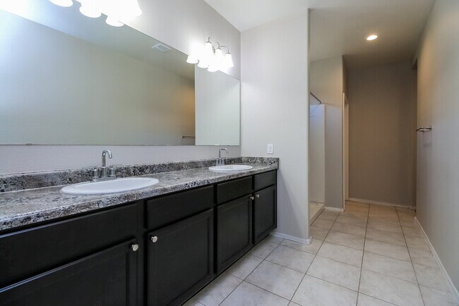 Building Photo - 4517 E Gagarinite Ln