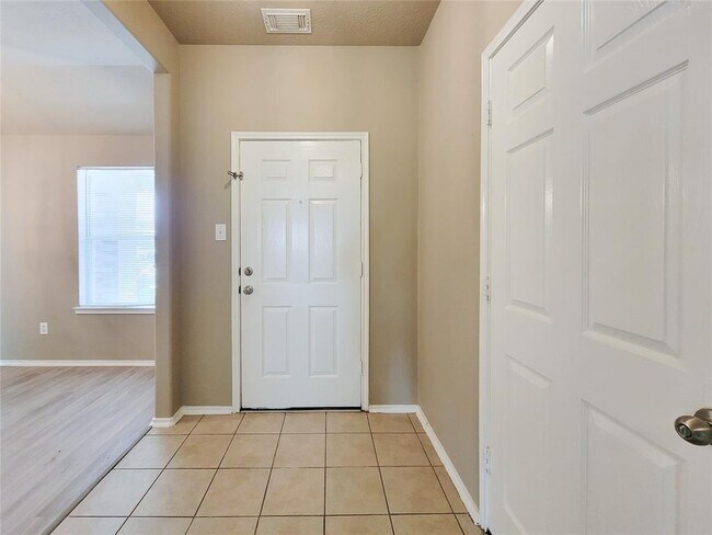Building Photo - 2731 Trinity Glen Ln