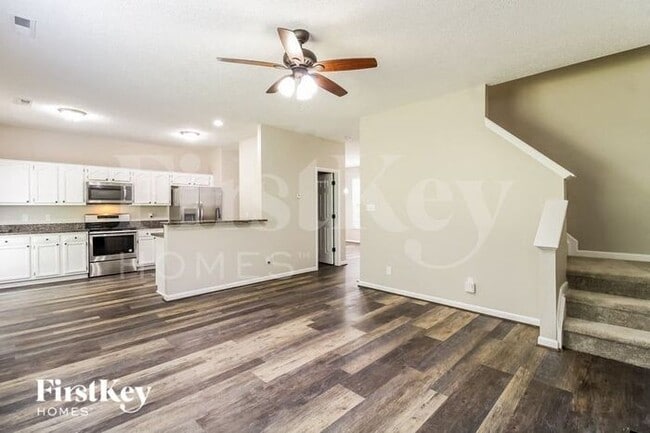 Building Photo - 6063 Parkside Circle