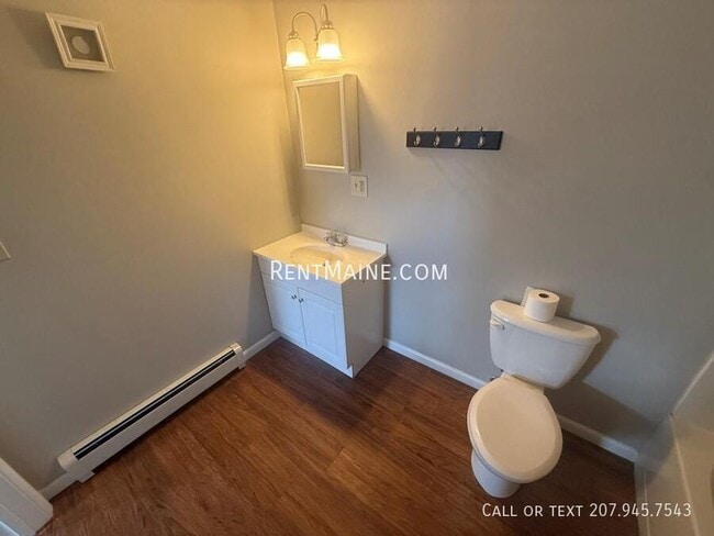 Building Photo - 35 Main St