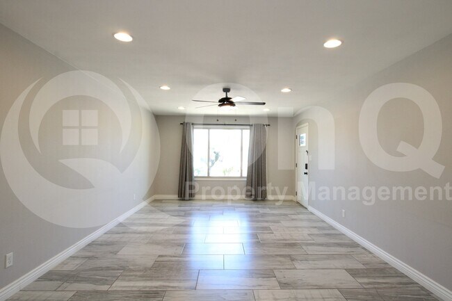 Building Photo - 1653 E Bishop Dr