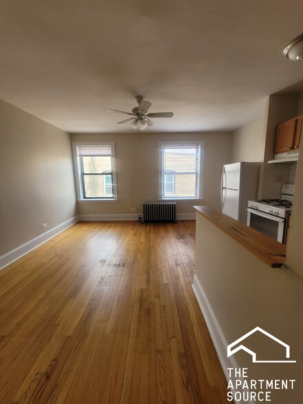Primary Photo - 1717 W North Shore Ave