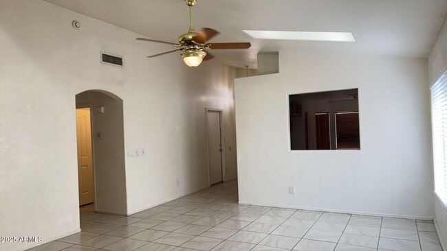 Building Photo - 9151 W Kings Ave