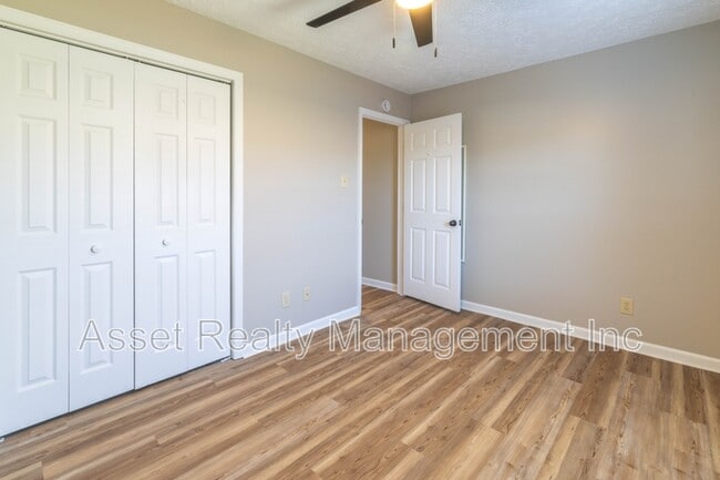 Building Photo - 4405 Greenfern Way