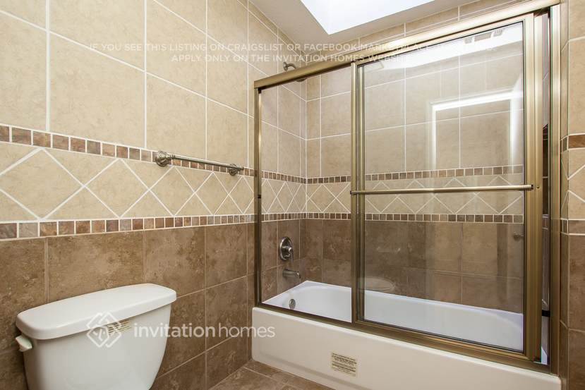 Building Photo - 2080 Hunters Cove Dr