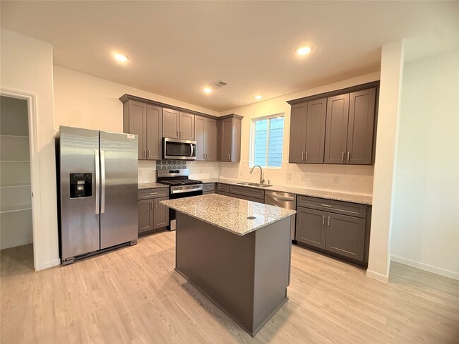 Building Photo - 24619 Applewood Crst Ln